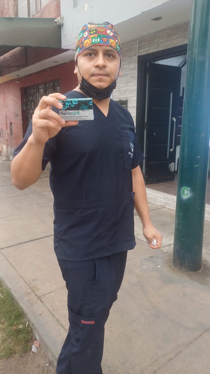 Entrega del Nanosynt
Gracias por la confianza. Dr. Jairo Chavez 
Lima, Peru